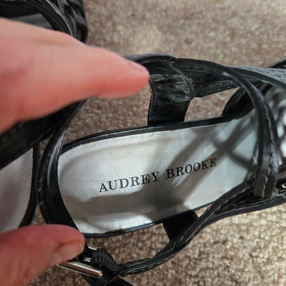 Audrey Brooke Sandals - Picture 4 of 10